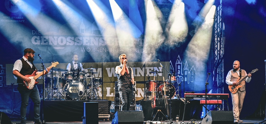 Record Men Live Band Key Visual mobil